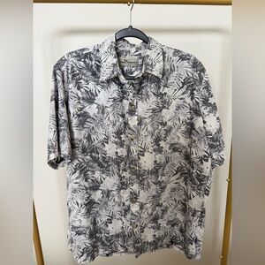 Two Paddles | Black and White Tropical Print |Short-Sleeve | Button-Down | Large